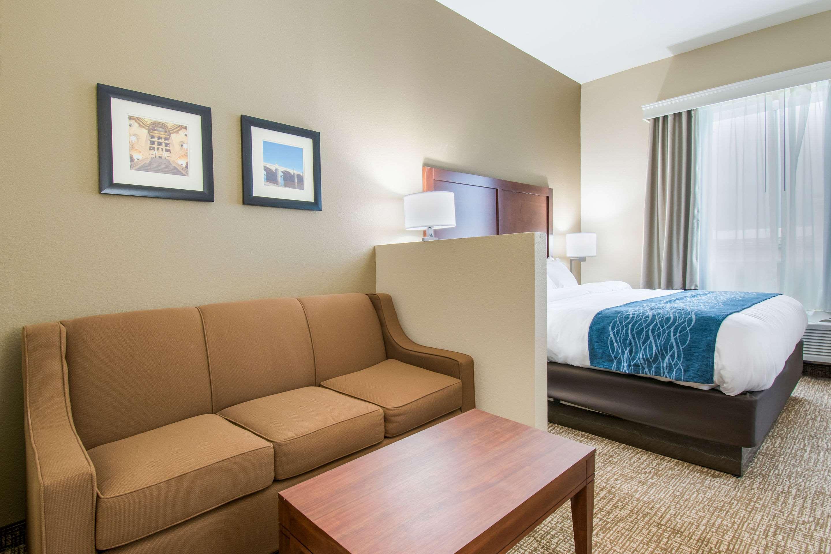 Comfort Inn & Suites Harrisburg - Hershey West Extérieur photo