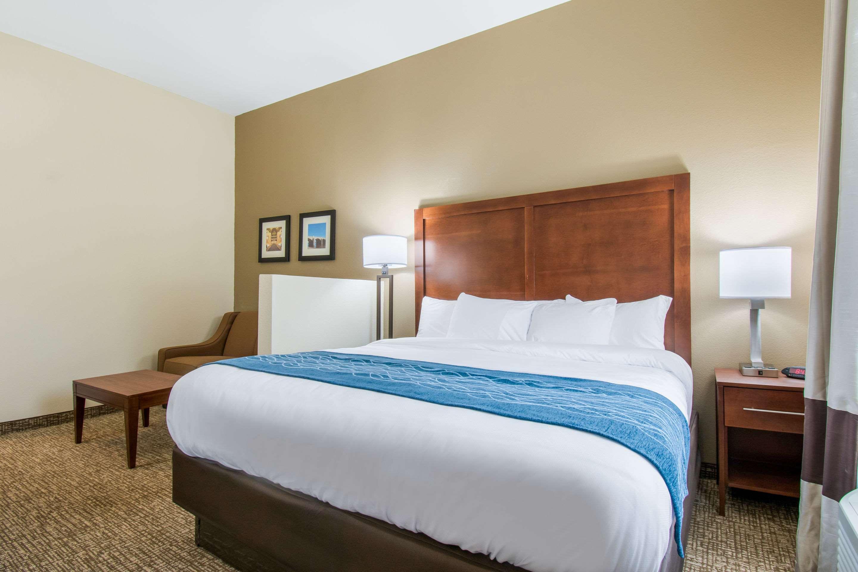 Comfort Inn & Suites Harrisburg - Hershey West Extérieur photo