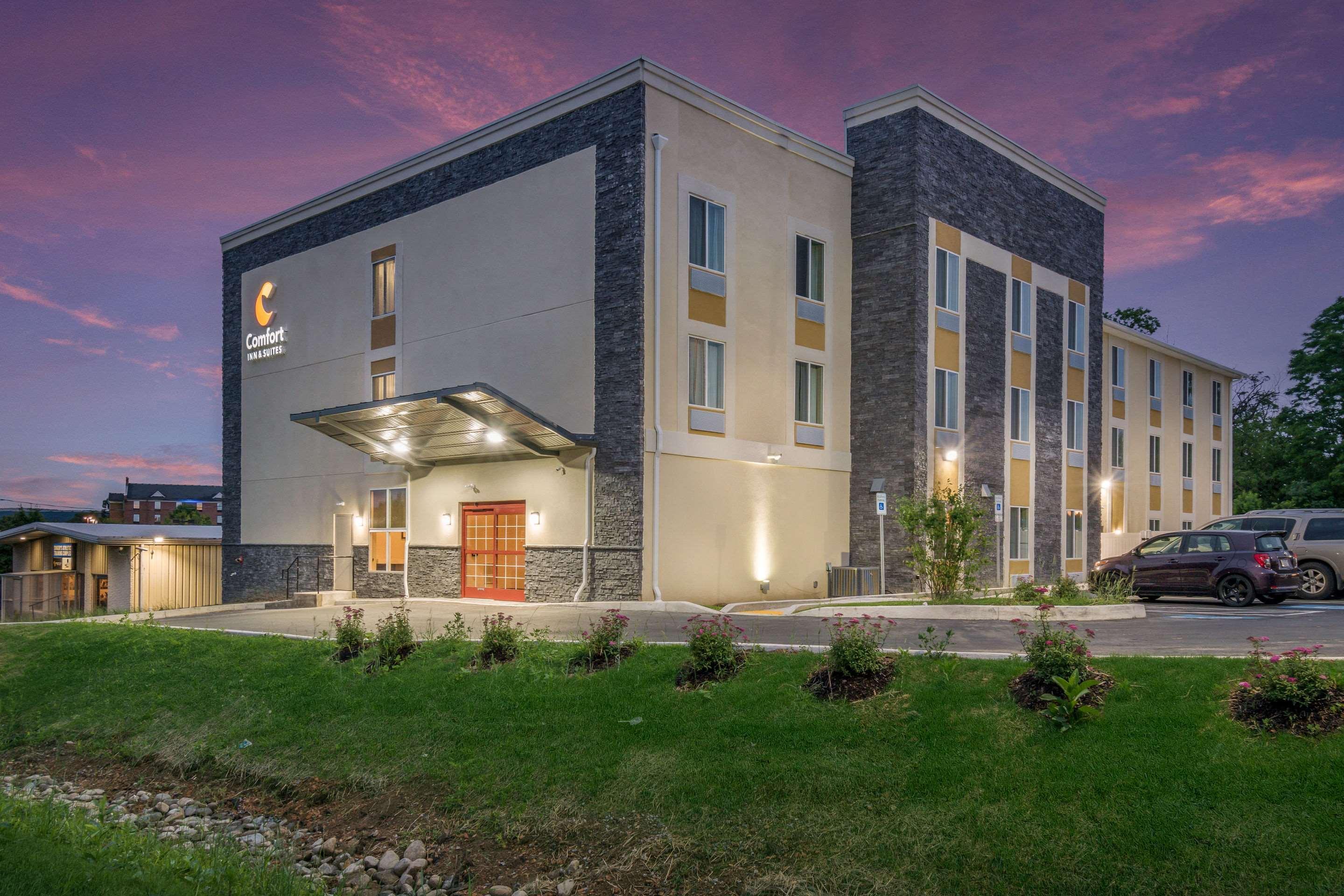 Comfort Inn & Suites Harrisburg - Hershey West Extérieur photo